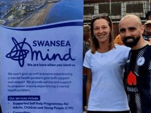FORMER SWANS REUNITE FOR CHARITY